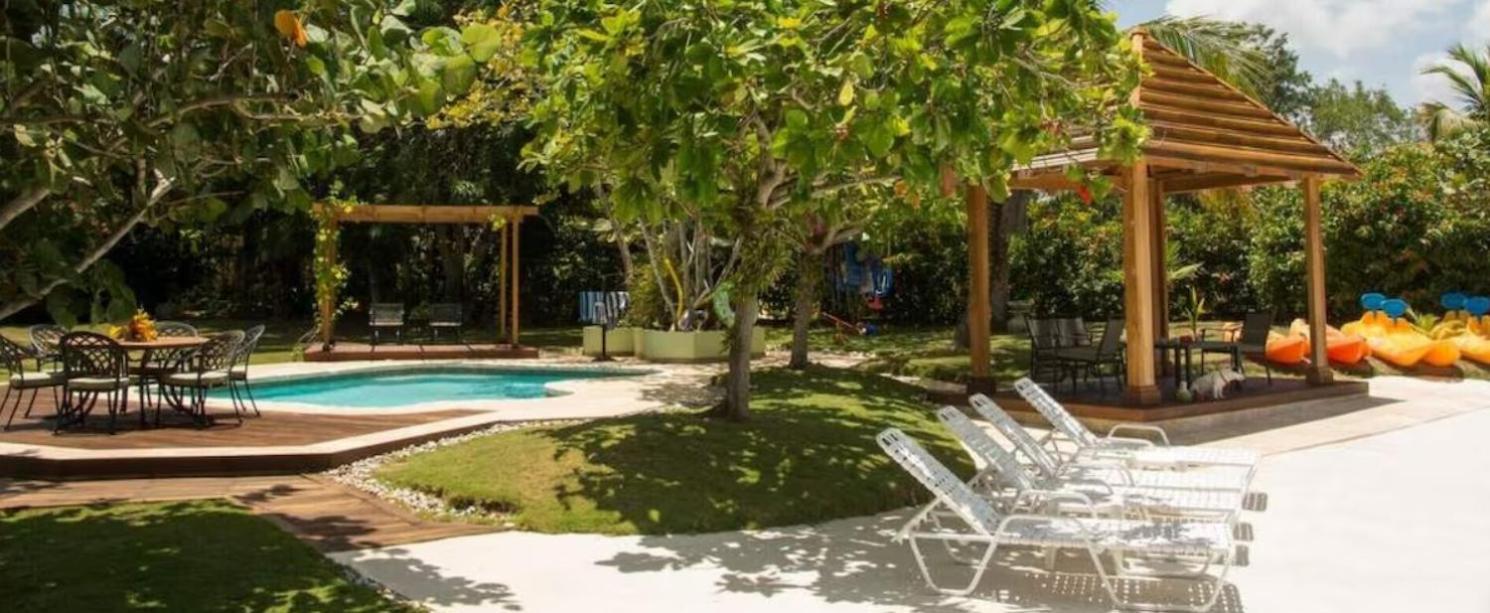 Sea Grapes Air-Conditioned 6-Bedroom Home With Cottage Discovery Bay Bagian luar foto